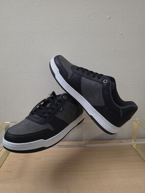 Lee Men's Gray and Black Low-Top Sneakers